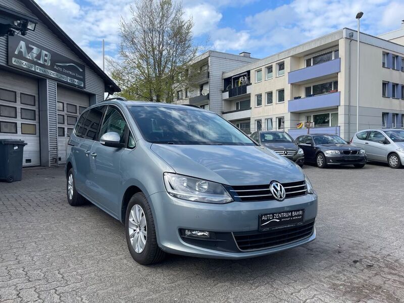 Grau Gebraucht 2011 VW Sharan Comfortline Van / Kleinbus | 9.699 € (Fairer Preis) - Bild 1/4