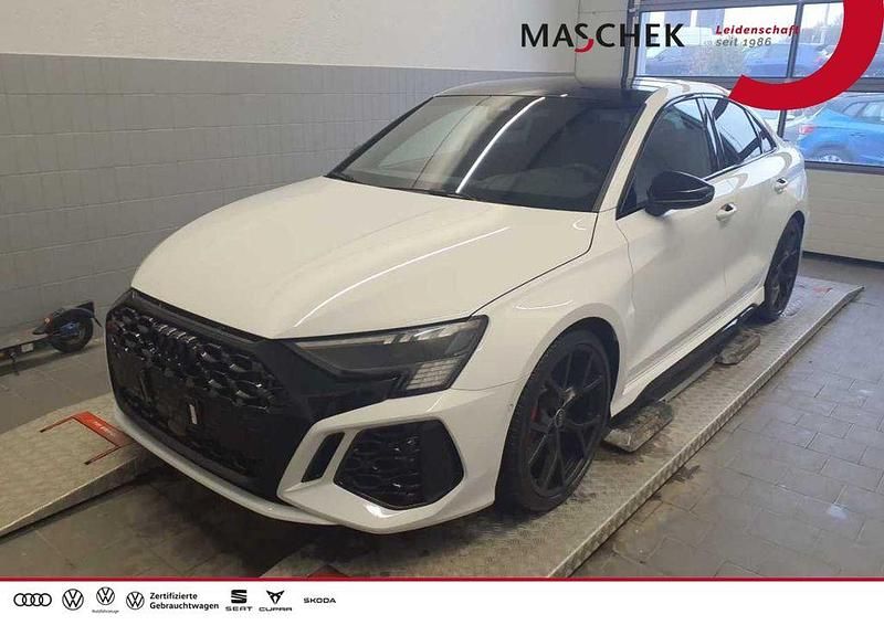 Gletscherweiß Gebraucht 2022 Audi RS3 Ambiente Kleinwagen | 53.840 € (Guter Preis) - Bild 1/4