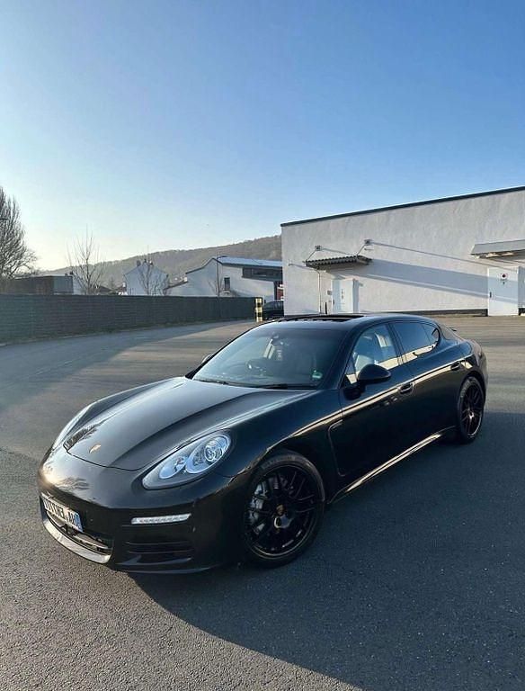 Schwarz Gebraucht 2013 Porsche Panamera 4S Chrono Limousine | 26.500 € (Fairer Preis) - Bild 1/4