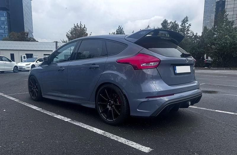 Gebraucht Ford Focus RS 530 PS (389 kW) 2016 Grau Limousine