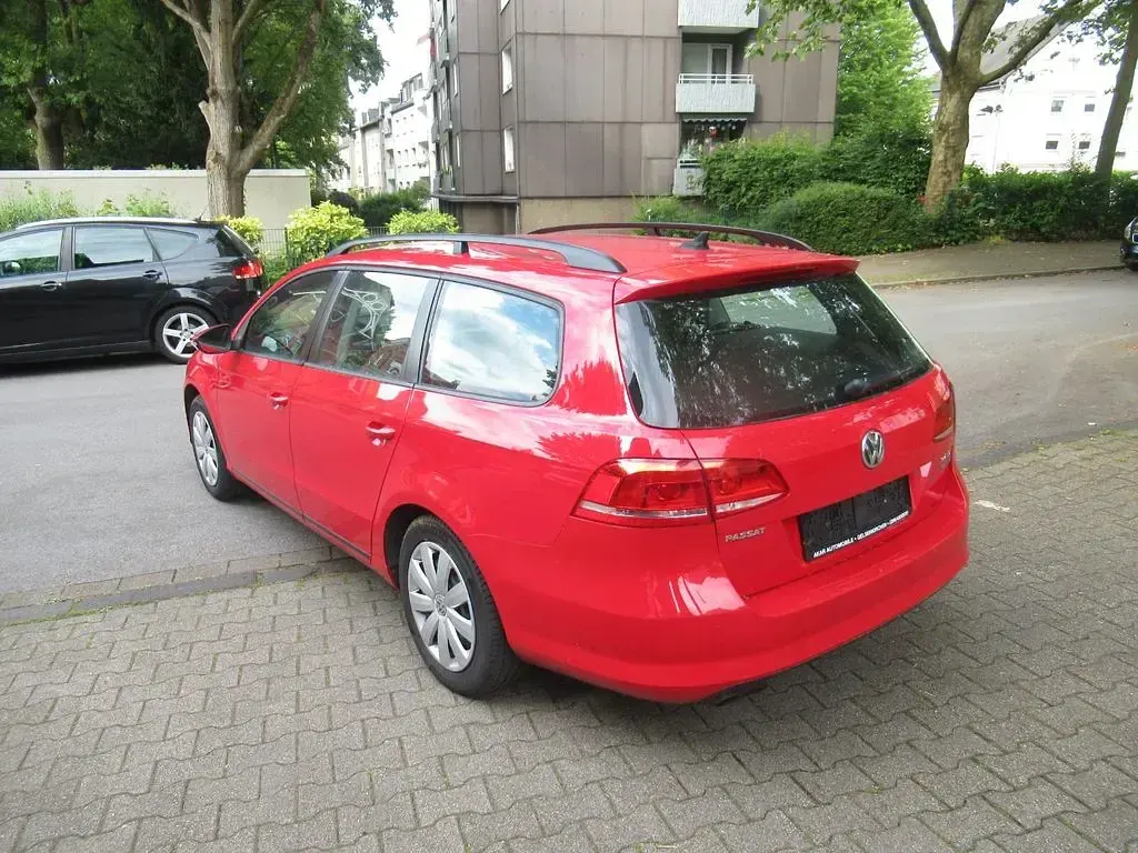 Gebraucht VW Passat Trendline 140 PS (102 kW) 2011 Rot Kombi