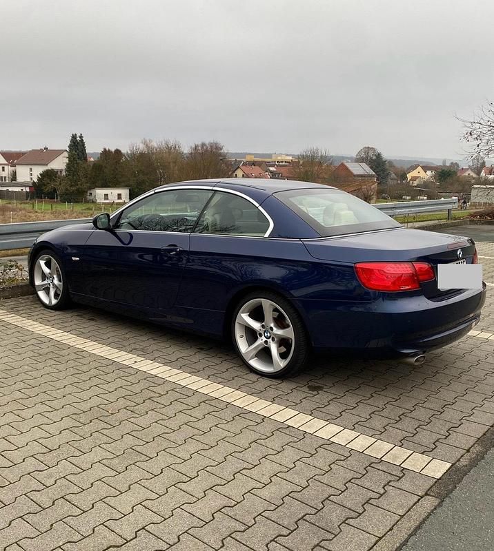 Blau Gebraucht 2012 BMW 320 Cabriolet Cabrio | 14.500 € (Fairer Preis) - Bild 1/4