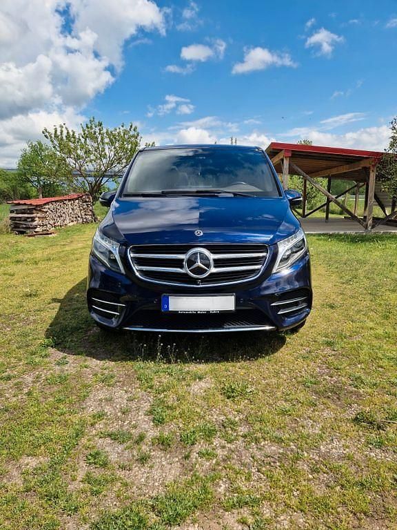 Gebraucht Mercedes V250 AMG 190 PS (139 kW) 2017 Blau Van / Kleinbus