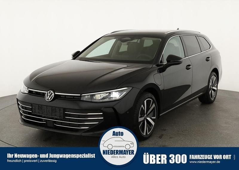 Diabasgrau metallic Neu 2025 VW Passat Pro Kombi | 46.995 € (Guter Preis) - Bild 1/4