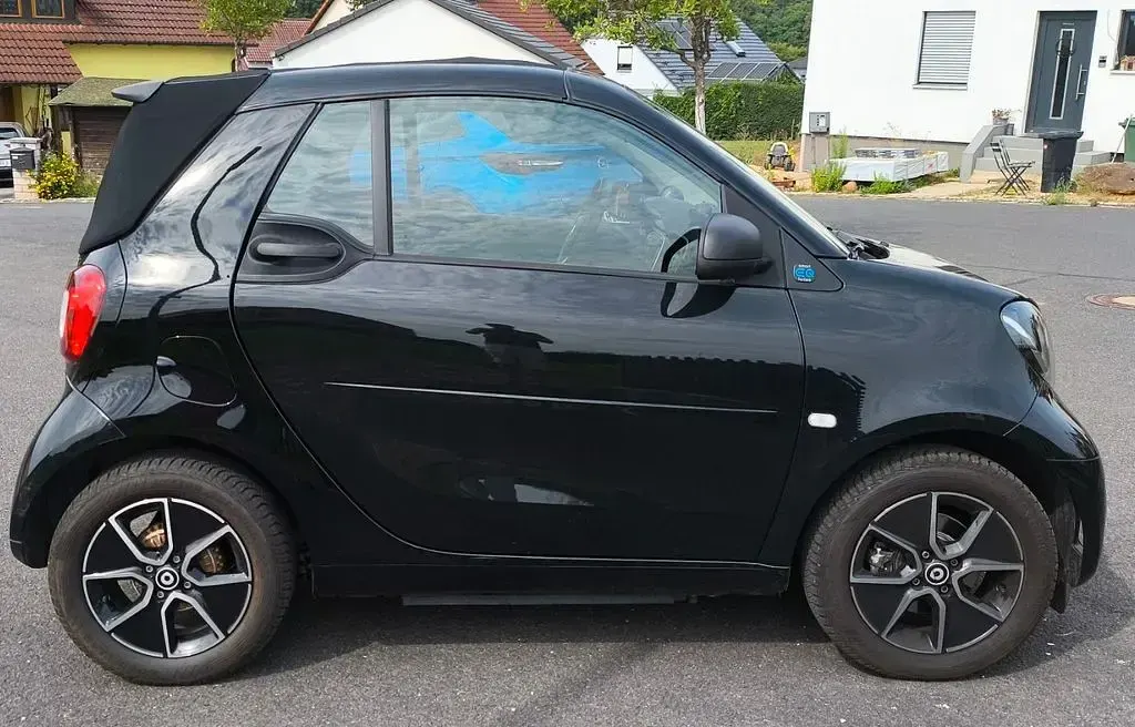 Gebraucht Smart ForTwo Electric Drive 60 kW (82 PS) 2022 Schwarz Cabrio