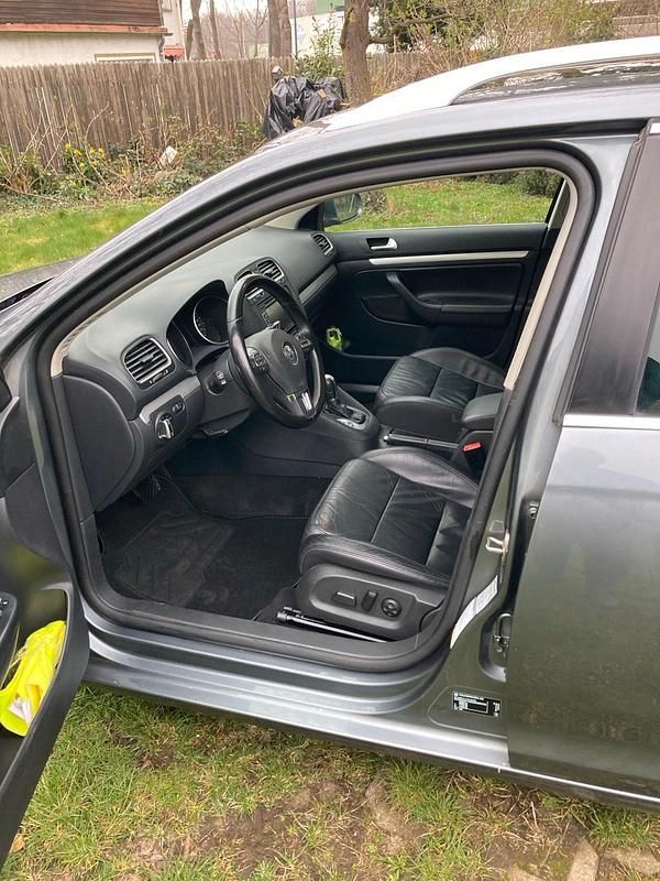 Gebraucht VW Golf VII 140 PS (102 kW) 2012 Grau Kombi