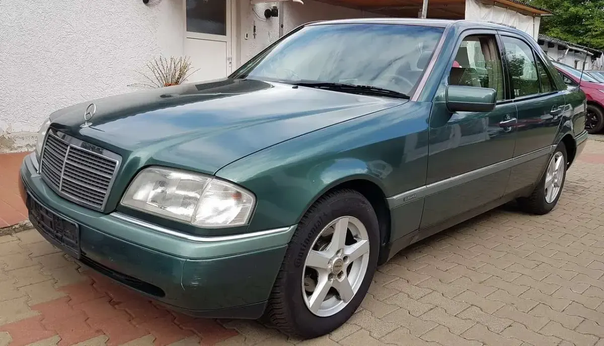 Gebraucht Mercedes C180 Elegance 122 PS (89 kW) 1993 Grün Limousine