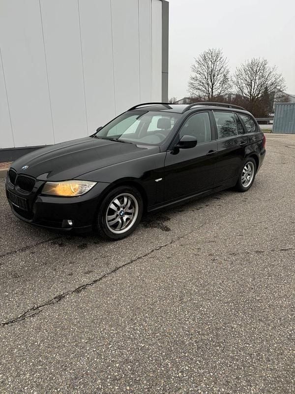Gebraucht BMW 320 Comfort Edition 177 PS (130 kW) 2009 Schwarz Kombi