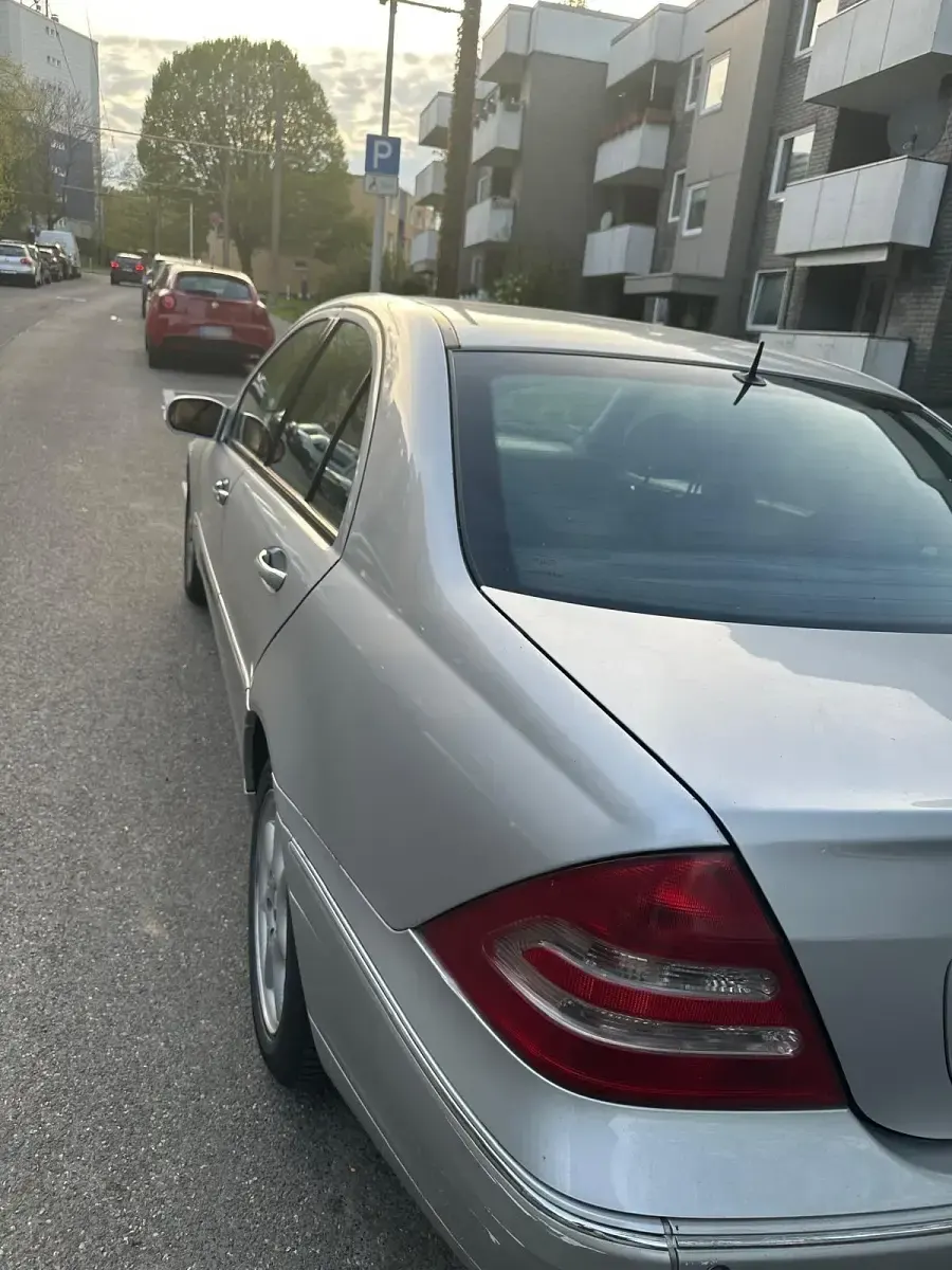 Gebraucht Mercedes C270 170 PS (125 kW) 2002 Silber Limousine