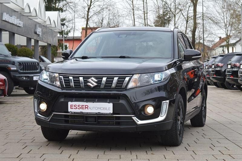 Gebraucht Suzuki Vitara Comfort+ 140 PS (102 kW) 2019 Schwarz SUV