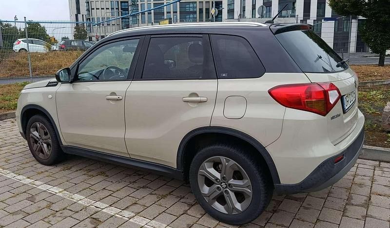 Beige Gebraucht 2015 Suzuki Vitara Comfort SUV | 10.500 € (Guter Preis) - Bild 1/4