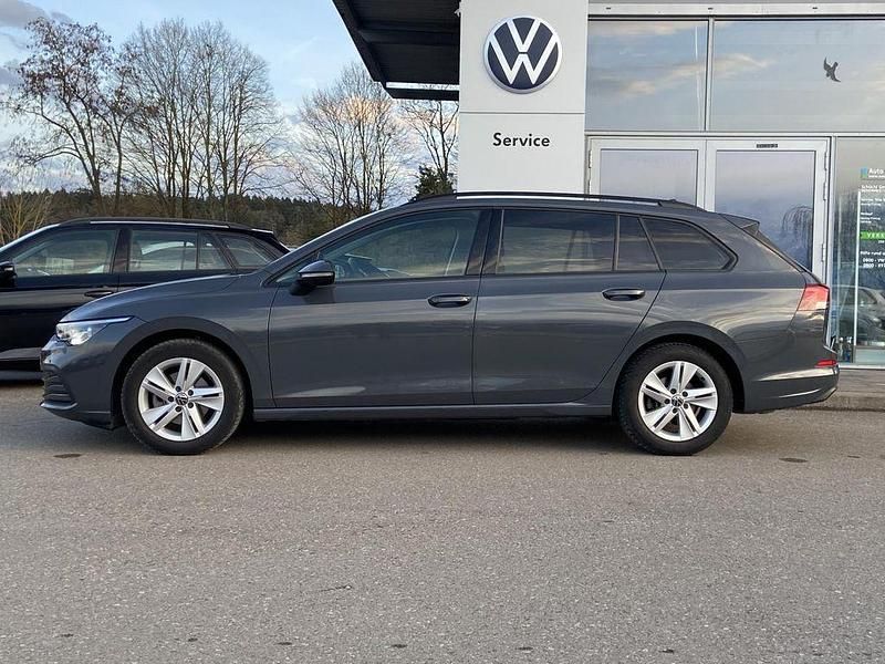 Gebraucht VW Golf VIII Active 150 PS (110 kW) 2023 Delfingrau metallic Kombi