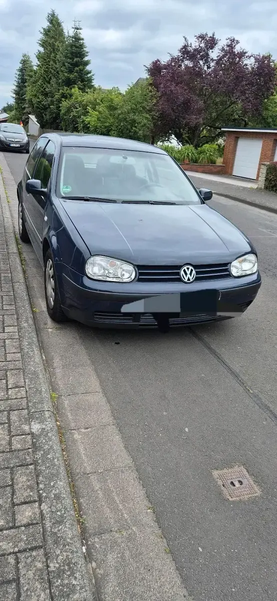 Gebraucht VW Golf IV 101 PS (74 kW) 2002 Blau Kleinwagen