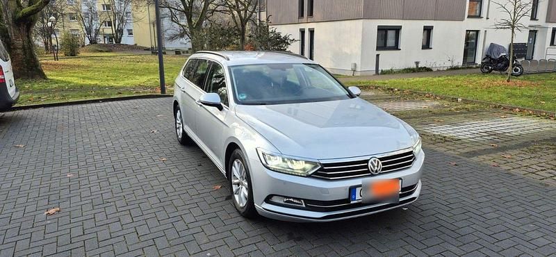 Silber Gebraucht 2015 VW Passat Kombi | 9.800 € (Superpreis) - Bild 1/4