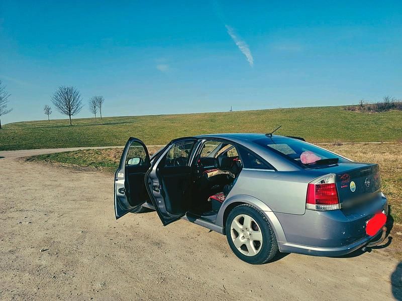 Gebraucht Opel Vectra 140 PS (102 kW) 2007 Grau Limousine