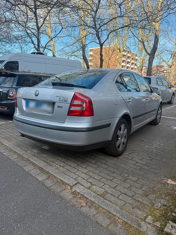 Gebraucht Skoda Octavia 105 PS (77 kW) 2005 Silber Limousine
