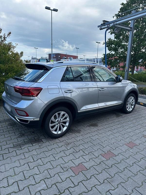 Gebraucht VW T-Roc Style 150 PS (110 kW) 2023 Grau SUV