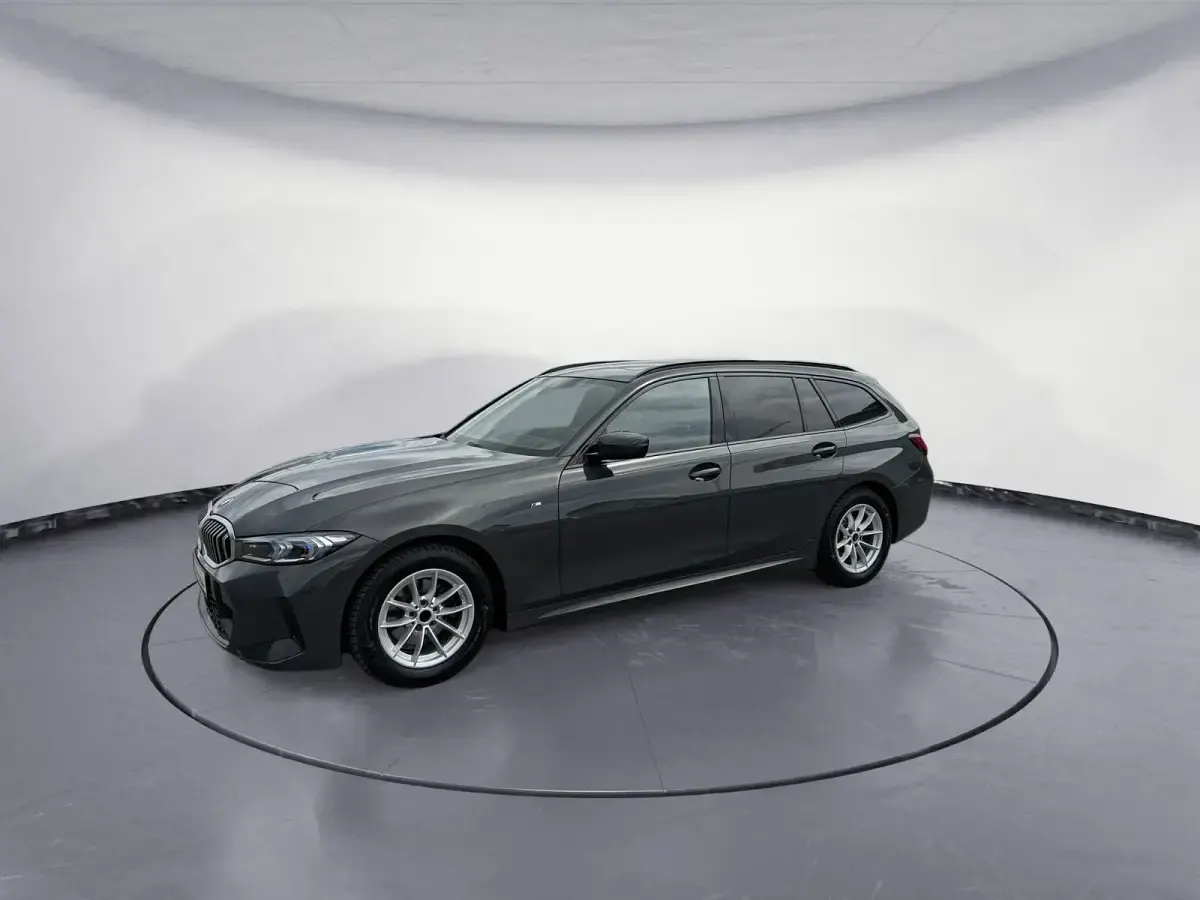 Gebraucht BMW 320 Performance 190 PS (139 kW) 2024 Silber Kombi