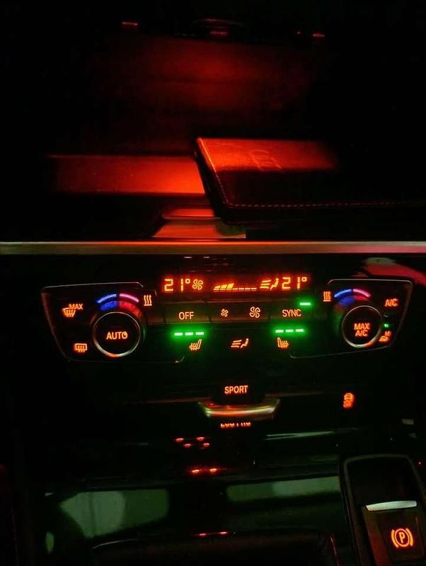 Gebraucht 2014 BMW 218 Active Tourer Sport Line Van / Kleinbus | 6.500 € (Teuer) - Bild 1/4