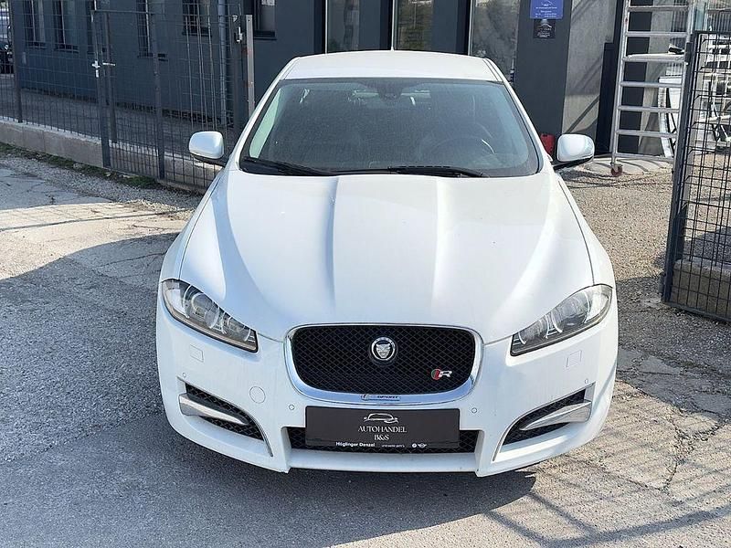 Gebraucht Jaguar XF R-Dynamic 241 PS (177 kW) 2013 Weiß Limousine