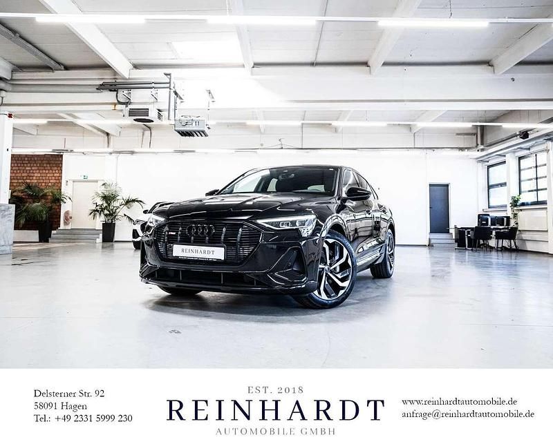 Brillantschwarz Gebraucht 2022 Audi e-tron S-Line SUV | 33.040 € - Bild 1/3