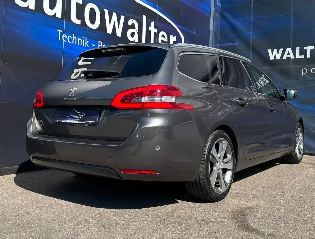 Gebraucht Peugeot 308 SW Allure 131 PS (96 kW) 2019 Grau Kombi