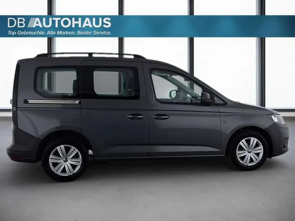 Gebraucht VW Caddy 102 PS (75 kW) 2023 Grau Van / Kleinbus