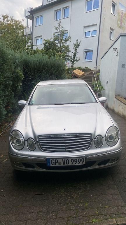 Silber Gebraucht 2003 Mercedes E200 Limousine | 3.500 € (Guter Preis) - Bild 1/4