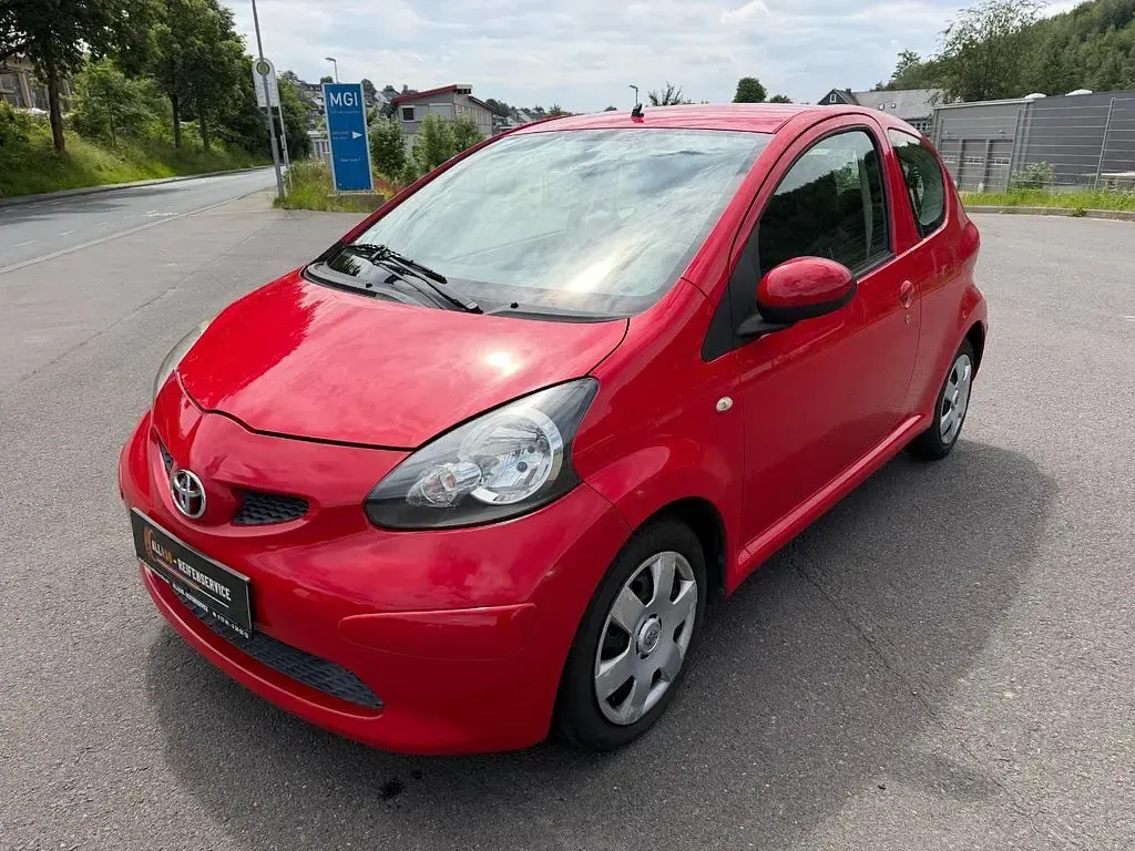 Gebraucht Toyota Aygo Basis 68 PS (50 kW) 2007 Rot Kleinwagen