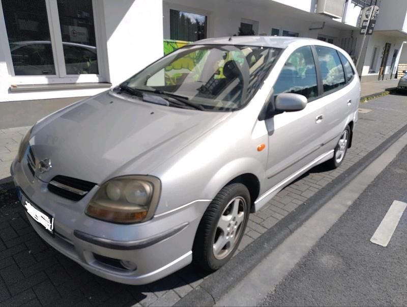 Grau Gebraucht 2002 Nissan Almera Tino Van / Kleinbus | 999 € (Fairer Preis) - Bild 1/4