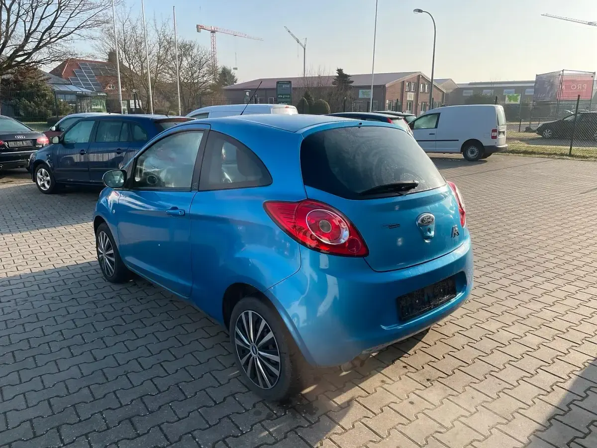 Gebraucht Ford Ka Titanium 69 PS (50 kW) 2010 Blau Kleinwagen