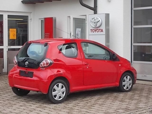 Gebraucht Toyota Aygo Cool 68 PS (50 kW) 2010 Rot Kleinwagen