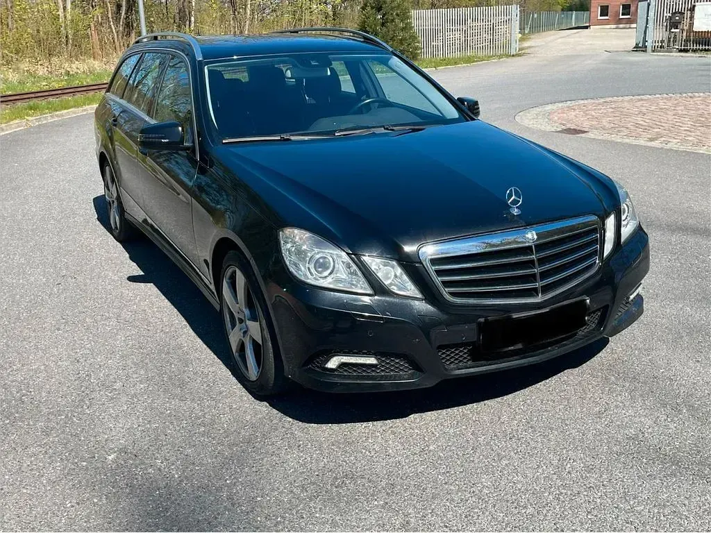 Gebraucht Mercedes E350 Avantgarde 231 PS (169 kW) 2010 Schwarz Kombi