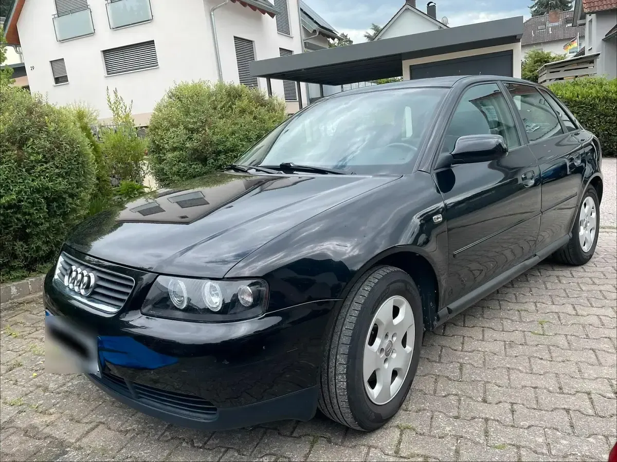 Gebraucht Audi A3 Attraction 125 PS (91 kW) 2002 Schwarz Kleinwagen