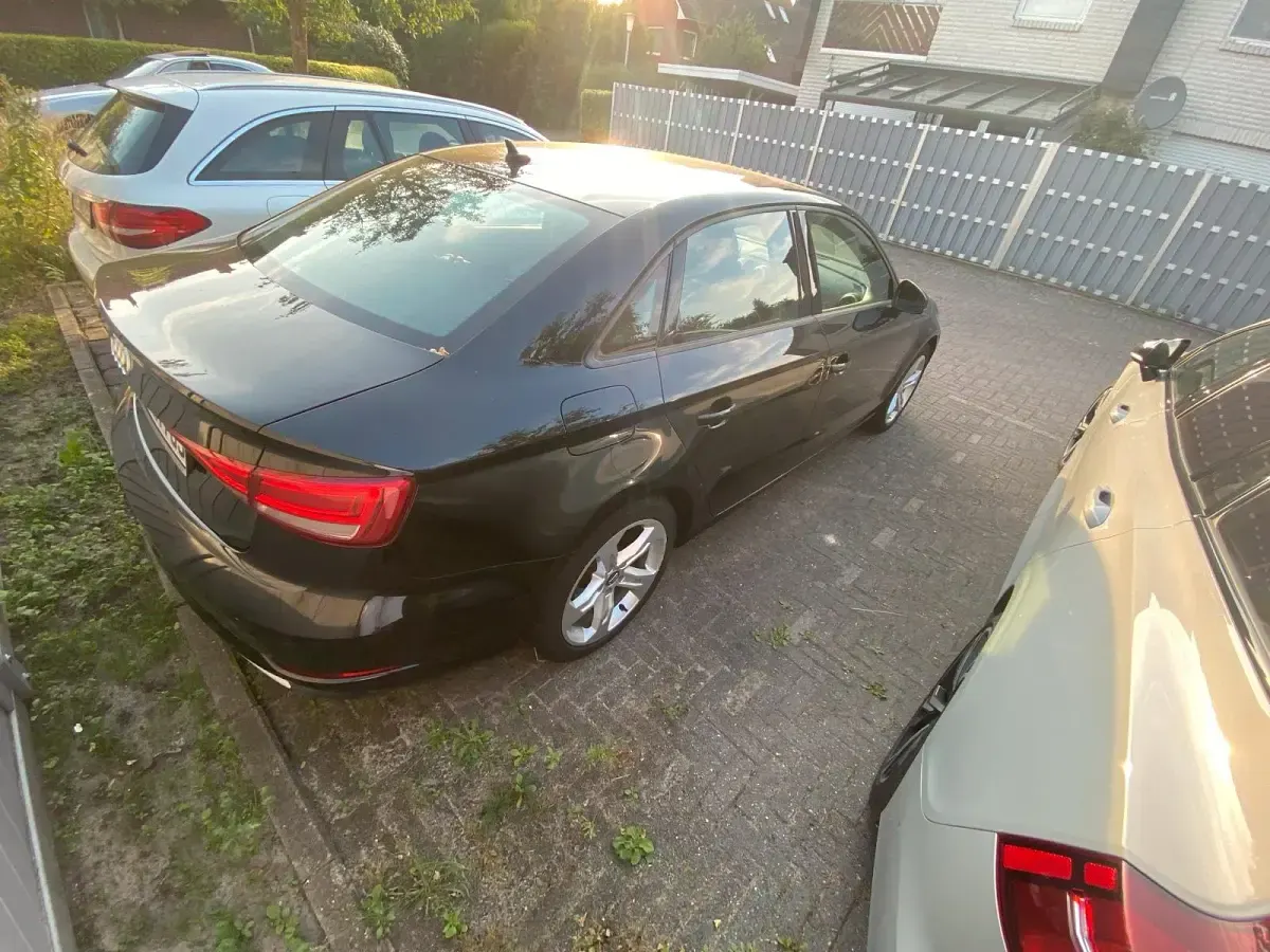 Gebraucht Audi A3 Comfort 116 PS (85 kW) 2018 Schwarz Limousine