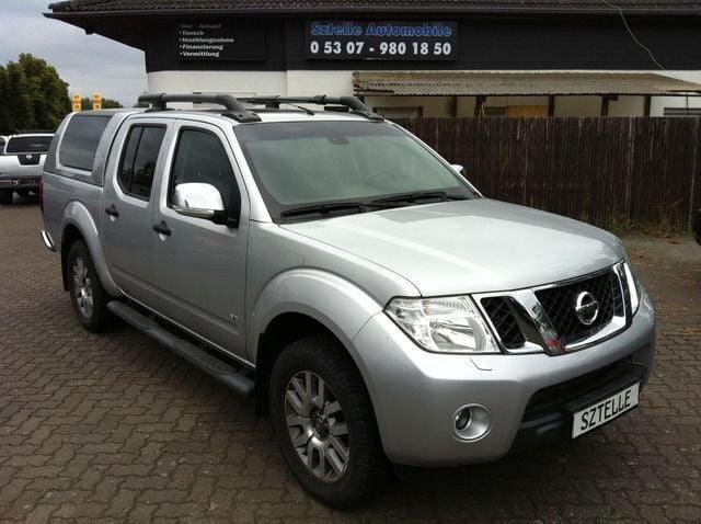 Gebraucht Nissan Navara 231 PS (169 kW) 2013 Silber Pickup