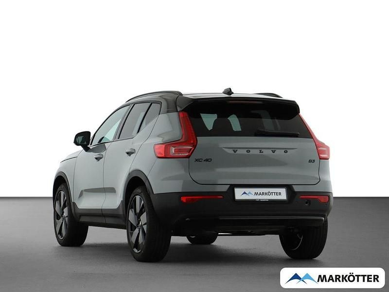 Neu Volvo XC40 Plus 163 PS (119 kW) 2025 Grau SUV
