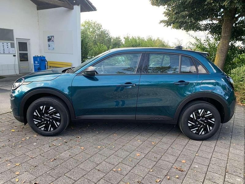 Neu Fiat 600 145 PS (106 kW) 2025 Mare grün (688) Limousine