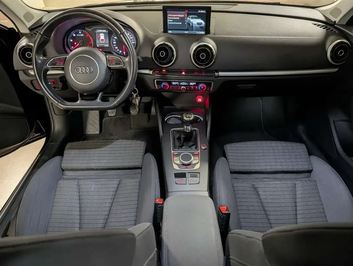 Gebraucht Audi A3 Attraction 150 PS (110 kW) 2015 Limousine