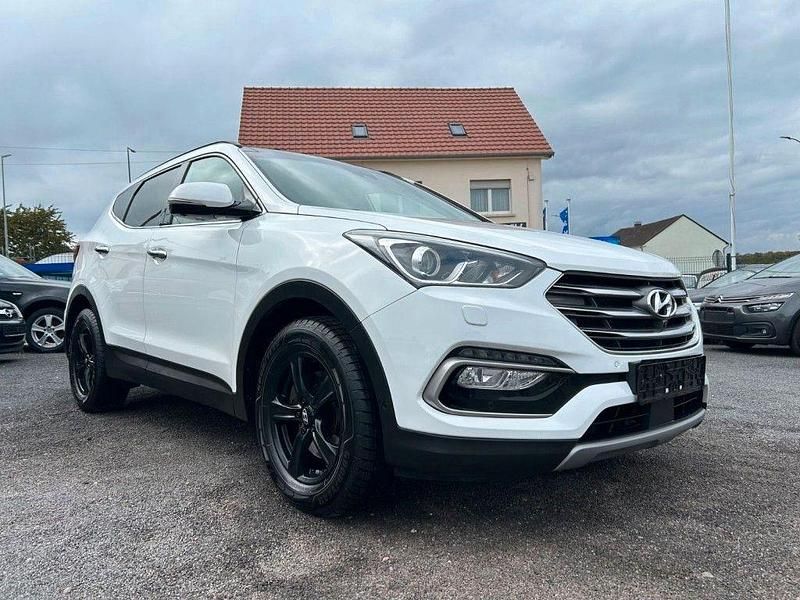 Weiß Gebraucht 2017 Hyundai Santa Fe Premium SUV | 12.990 € (Superpreis) - Bild 1/4