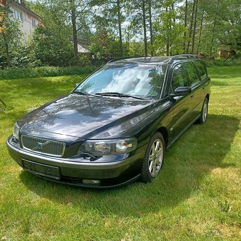 Schwarz Gebraucht 2004 Volvo V70 Kombi | 2.650 € (Fairer Preis) - Bild 1/4
