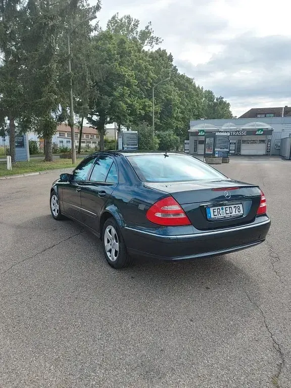 Gebraucht Mercedes E220 Elegance 150 PS (110 kW) 2005 Blau Limousine