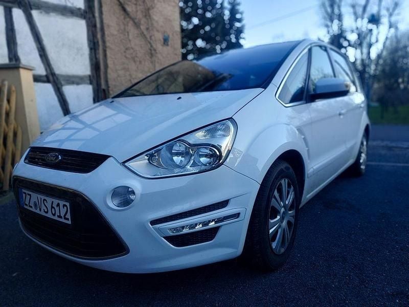 Gebraucht Ford S-MAX S 160 PS (117 kW) 2013 Weiß Van / Kleinbus
