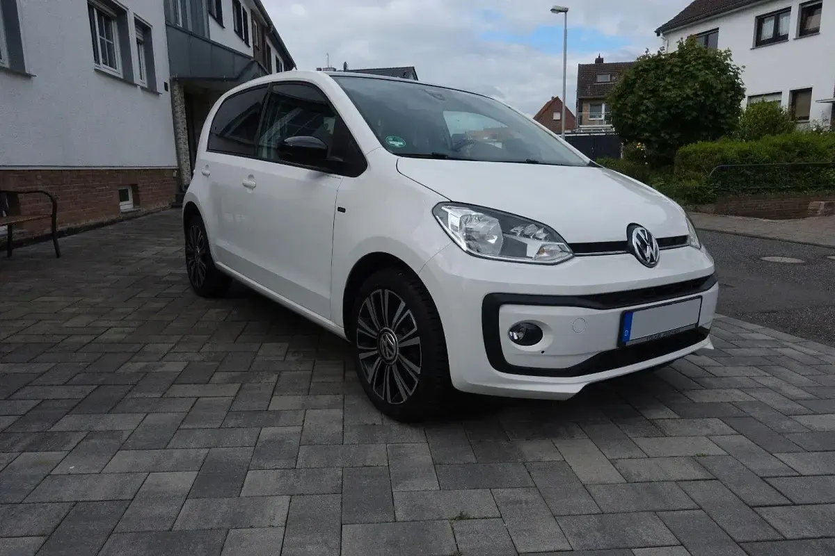 Usado VW up! Join 75 CV (55 kW) 2018 Blanco Utilitario