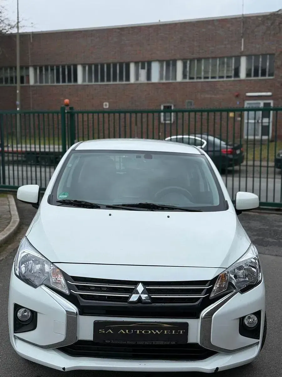 Gebraucht Mitsubishi Space Star Basis 71 PS (52 kW) 2021 Weiß Kleinwagen