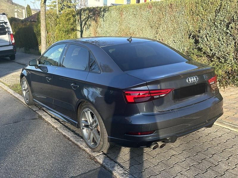 Gebraucht Audi A3 S-Line 150 PS (110 kW) 2018 Grau Limousine