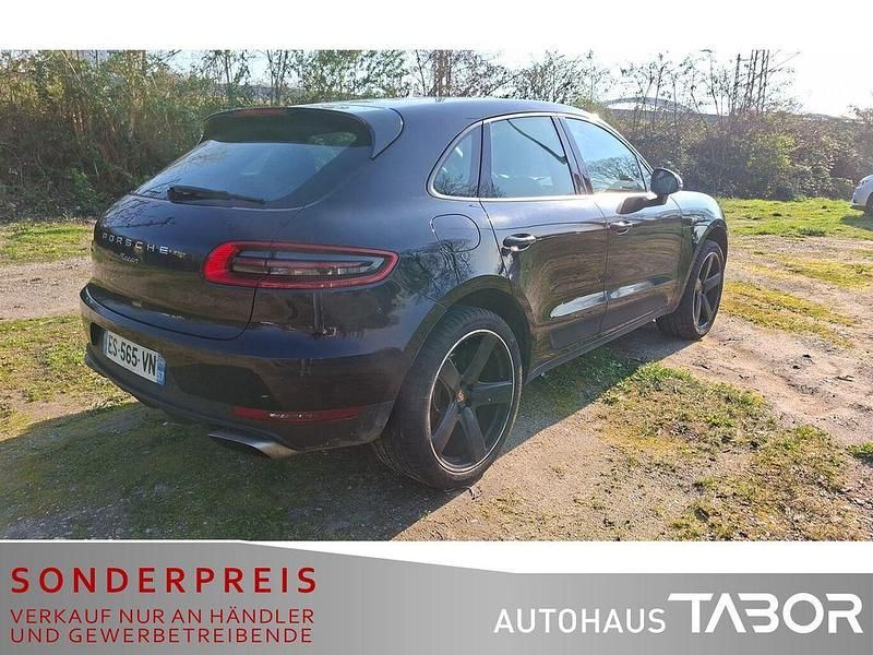 Gebraucht Porsche Macan 252 PS (185 kW) 2017 Tiefschwarzmetallic SUV