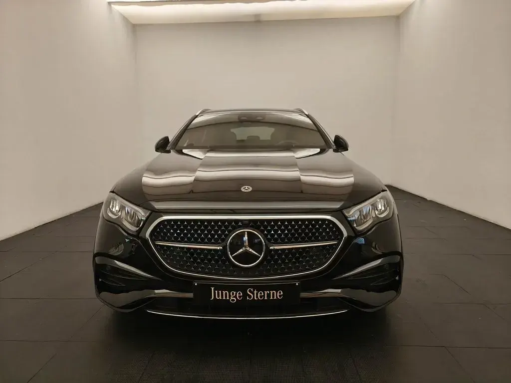 Gebraucht Mercedes E200 Advanced 204 PS (150 kW) 2023 Metalliclack obsidianschwarz Kombi