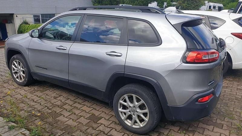 Gebraucht Jeep Cherokee Night Eagle 200 PS (147 kW) 2016 Billet silver clear coatmetallic SUV