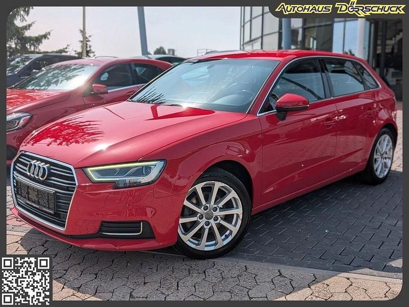 Tangorot metallic (metallic) Gebraucht 2019 Audi A3 Design Limousine | 15.590 € (Superpreis) - Bild 1/4